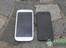 iPhone 5與Galaxy S III,誰比較耐摔? iPhone 5與Galaxy S III,誰比較耐摔?